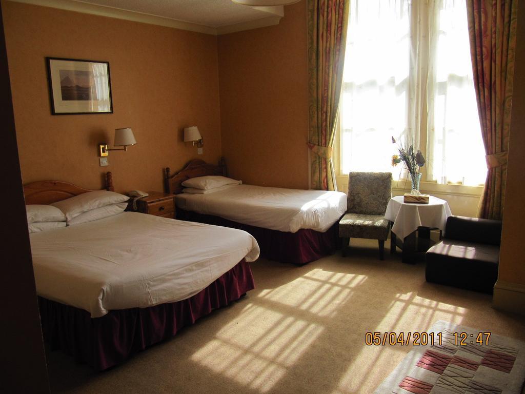 Ness Walk Hotel Inverness Room photo